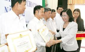 ນະຄອນໂຮ່ຈິມິນສະຫລຸບວຽກງານ ເອົາໃຈໃສ່ກະກຽມບຸນເຕັດ ໃຫ້ແກ່ກຳມະກອນ